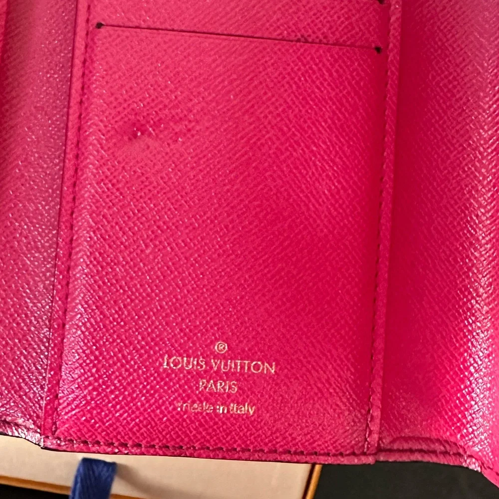 💞SOLD! Louis Vuitton Victorine Christmas Animation Wallet Monogram Rose Pivoine - Picture 7 of 15
